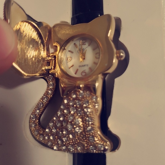 Watch with 10 straps. - Picture 4 of 4